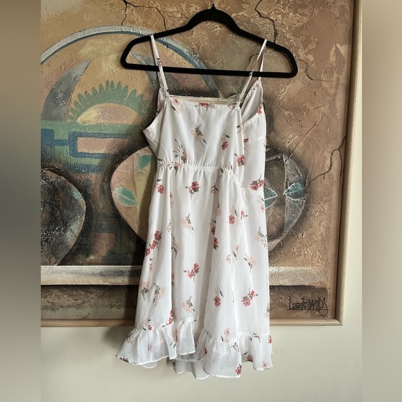 NWT HOLISTER Wrap Floral Dress - Picture 7 of 7